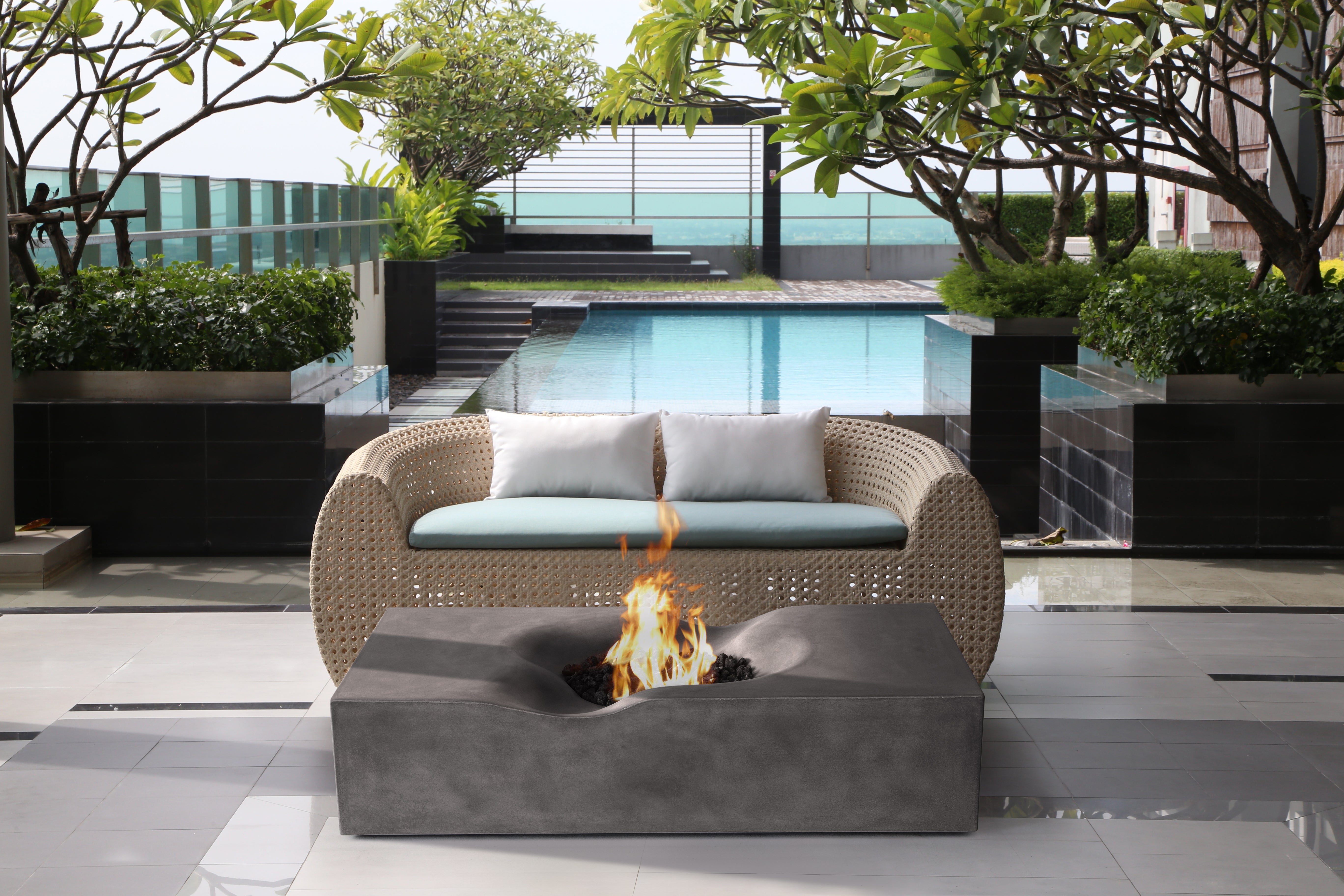 VENICE FIRE TABLE 60" x 34"